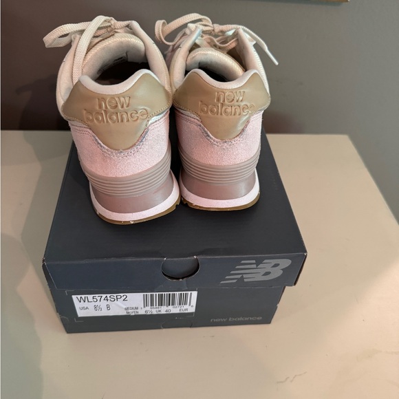 New balance 574 Space pink 8 1/2 - Picture 3 of 6